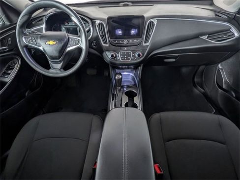 Used 2019 Chevrolet Malibu LT image 27