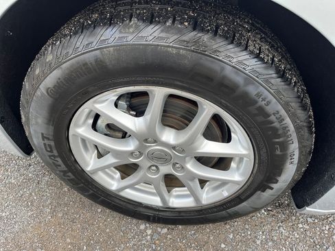 Used 2023 Chrysler Voyager LX image 11