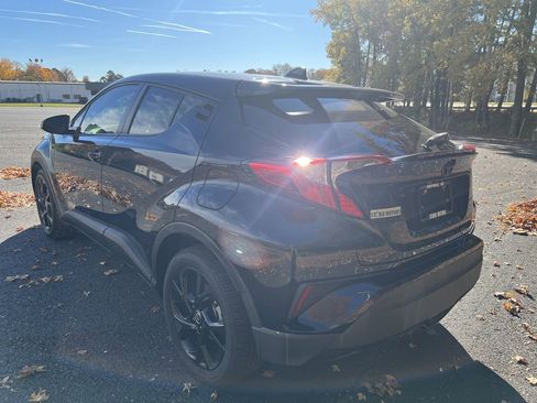 Used 2022 Toyota C-HR Nightshade image 5