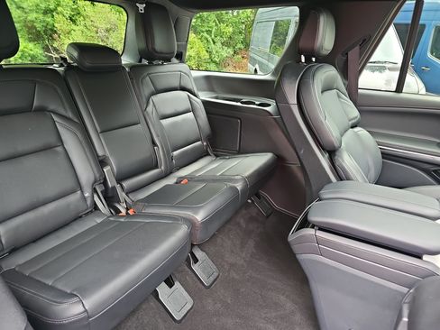 Used 2025 Lincoln Navigator Reserve w/ Jet Appearance Package AWD/4WD image 13