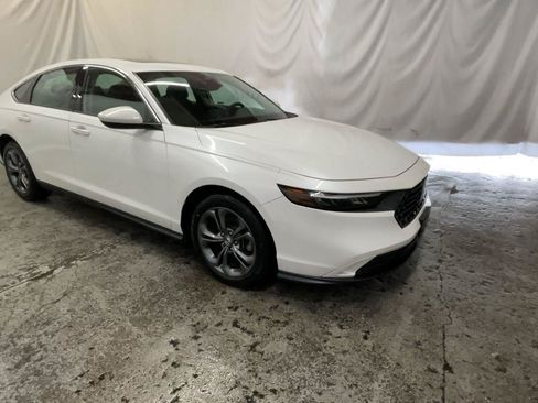 Used 2023 Honda Accord EX image 2