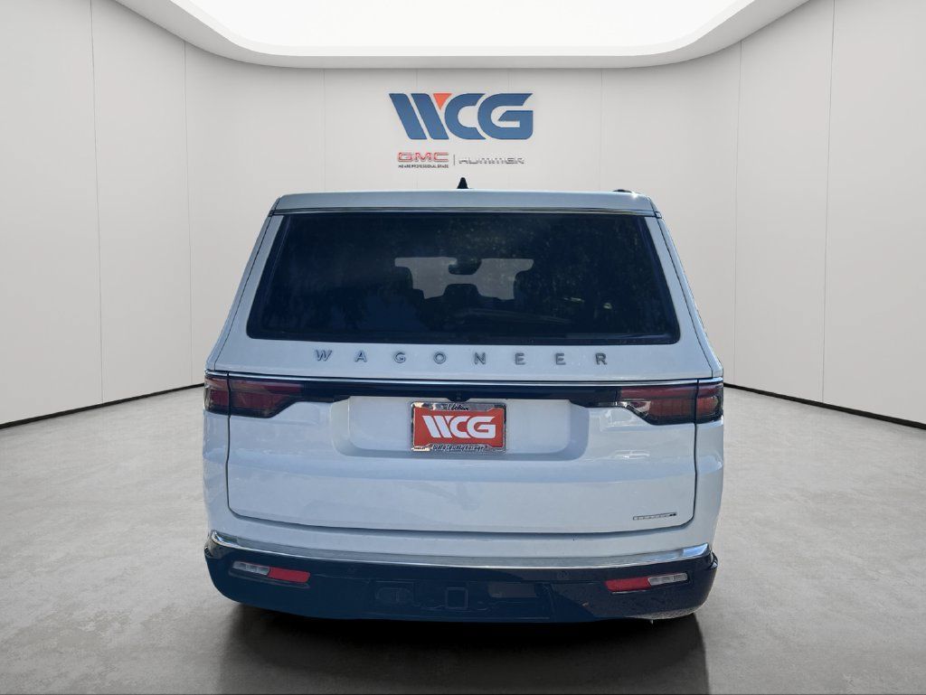 Used 2024 Jeep Wagoneer Series II w/ Flexible Seating Group AWD/4WD image 4