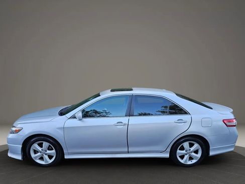 Used 2011 Toyota Camry SE image 4