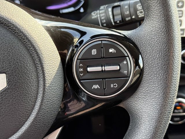 Used 2025 Kia Soul S FWD image 23