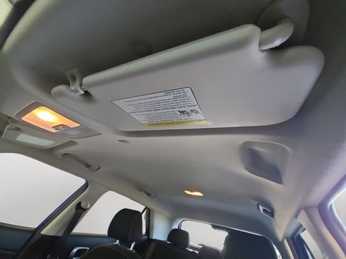 Used 2021 Hyundai Venue SEL FWD image 12