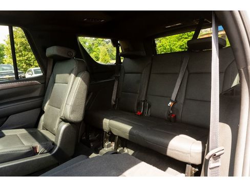 Used 2022 Chevrolet Tahoe LT w/ LT Signature Package image 16