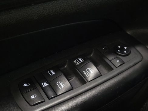 Used 2021 Jeep Grand Cherokee Laredo image 27