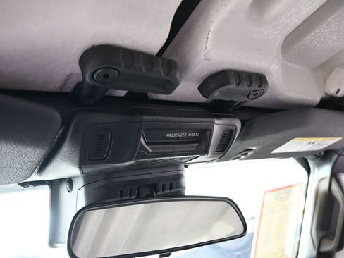 Used 2024 Jeep Gladiator Sport image 30