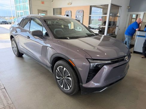 Used 2024 Chevrolet Blazer EV LT image 2