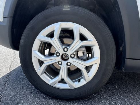 Used 2024 Jeep Compass Sport AWD/4WD image 18
