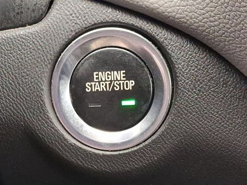 Used 2022 Chevrolet Equinox LT image 24