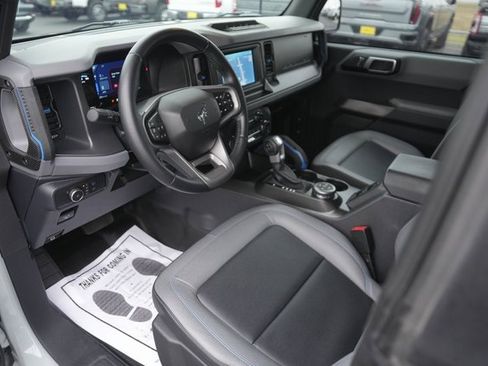 Used 2022 Ford Bronco Black Diamond w/ Sasquatch Package image 8