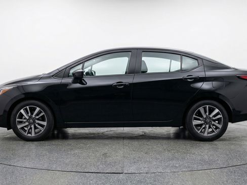 Used 2025 Nissan Versa SV image 5