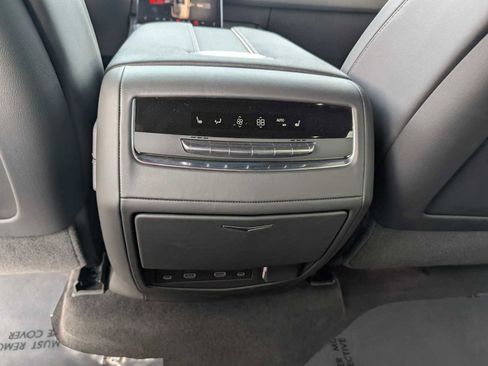 Used 2025 Cadillac Escalade V image 30