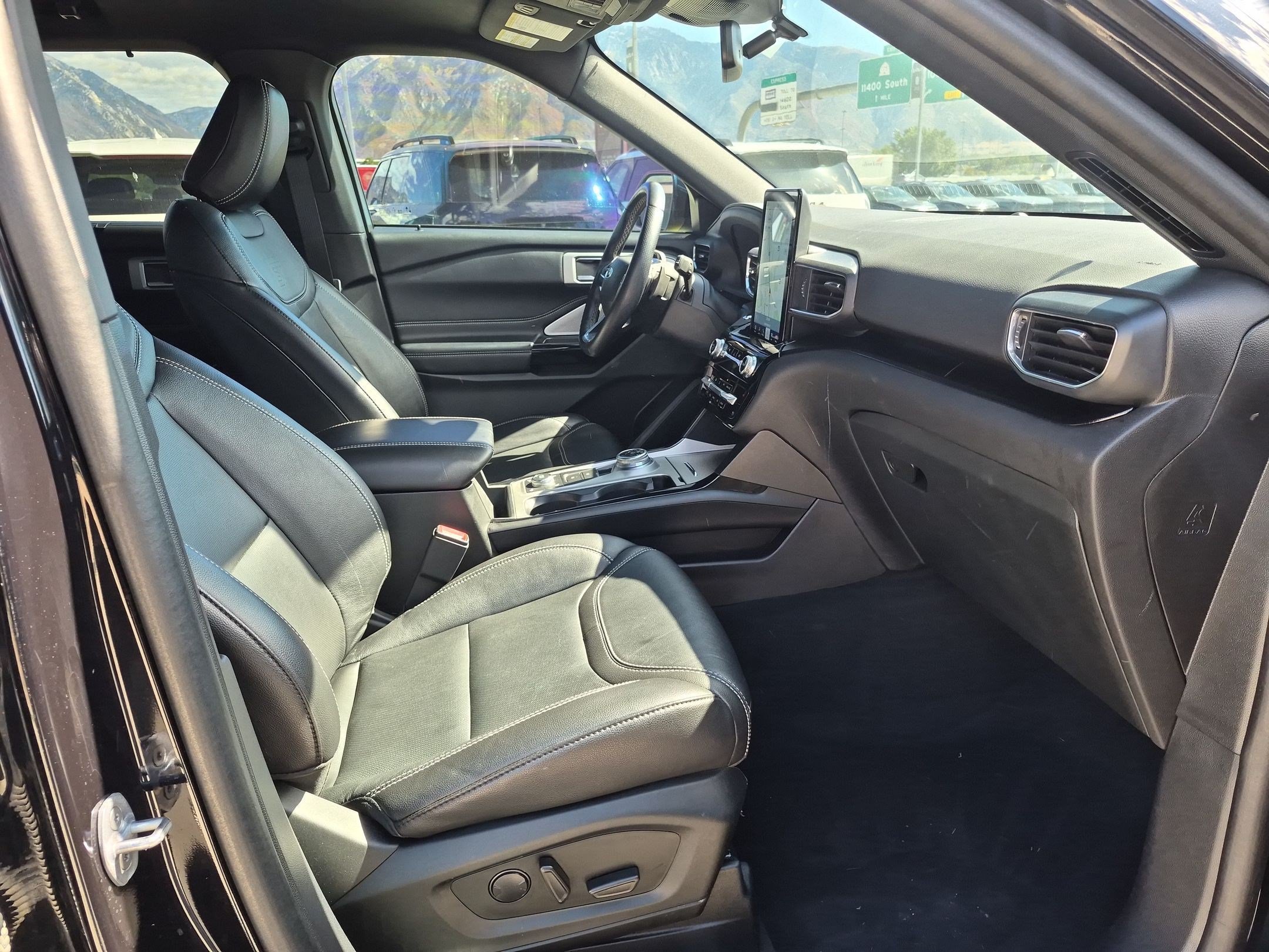 Used 2022 Ford Explorer ST w/ Equipment Group 401A AWD/4WD image 30