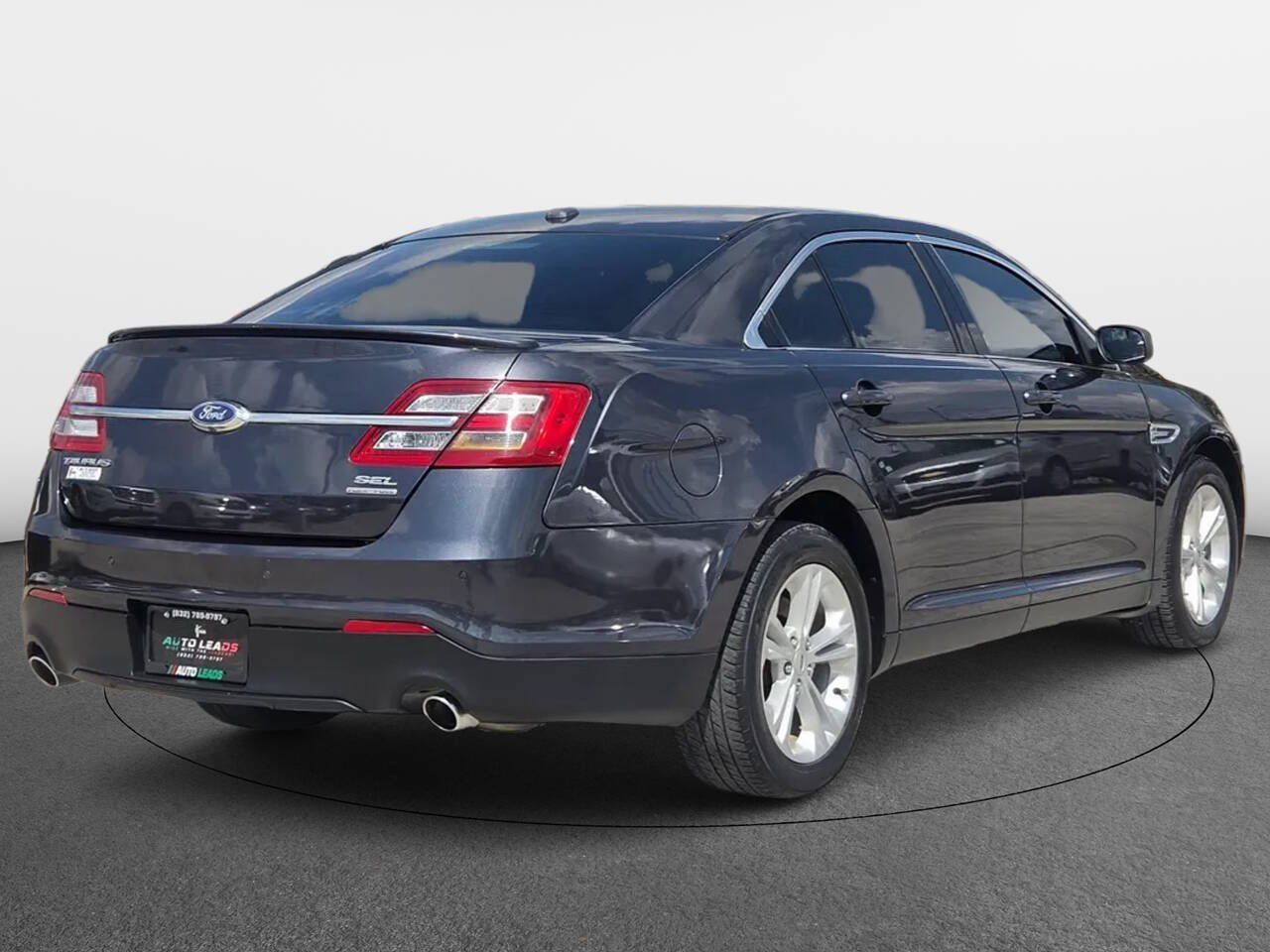 Used 2017 Ford Taurus SEL FWD image 4