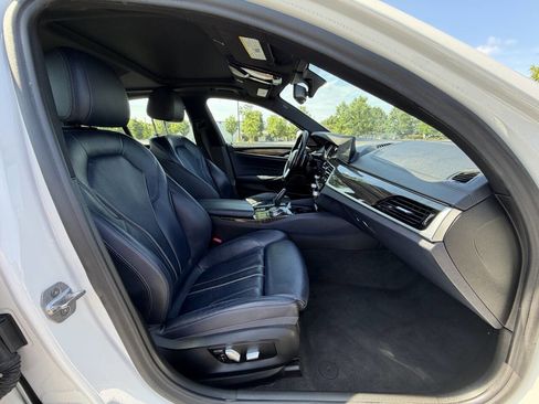 Used 2018 BMW 540i RWD image 17