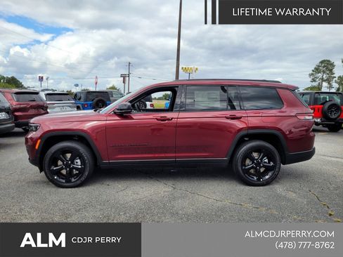 New 2025 Jeep Grand Cherokee L Altitude AWD/4WD image 3
