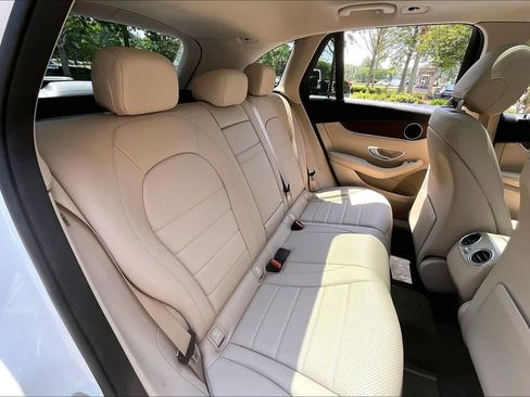Used 2022 Mercedes-Benz GLC 300 4MATIC w/ Driver Assistance Package image 21