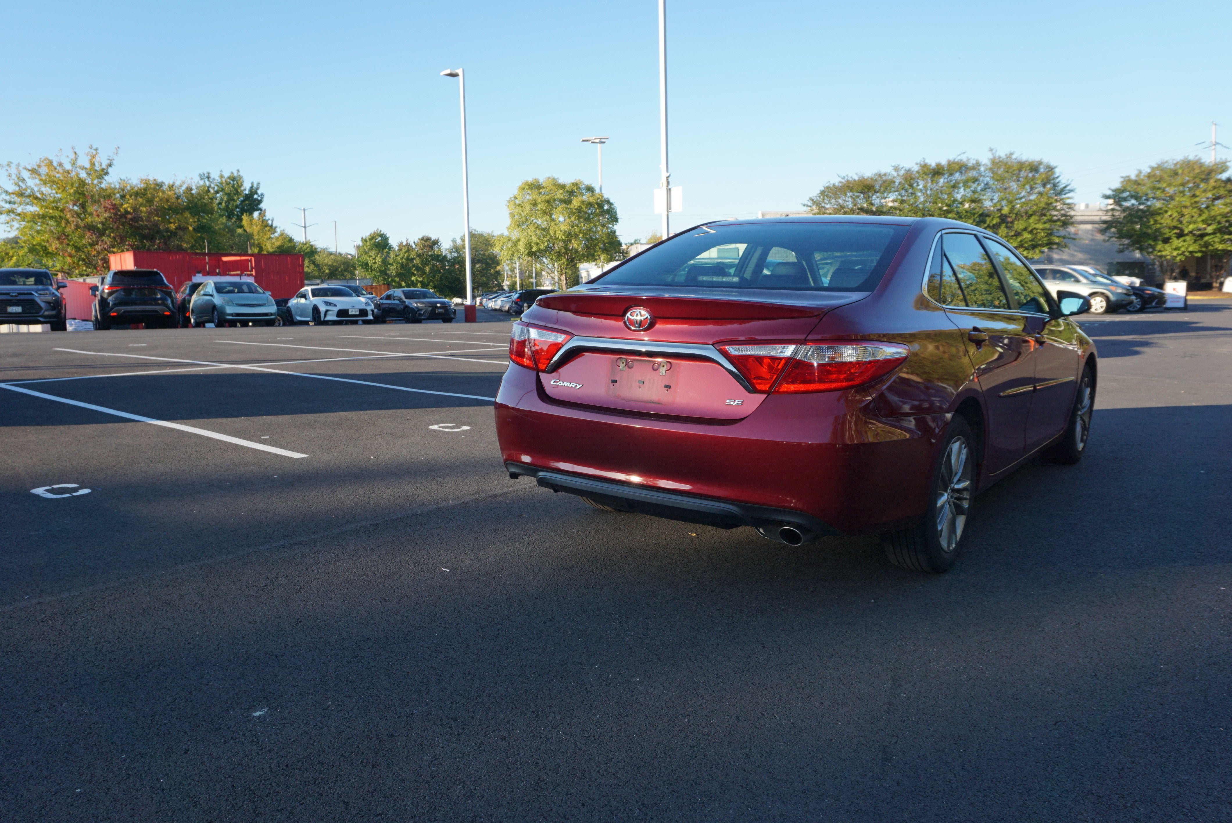 Used 2016 Toyota Camry SE w/ Protection Package (Q2) FWD image 3