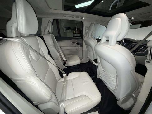 Used 2021 Volvo XC90 T8 Inscription w/ Protection Package Premier image 16