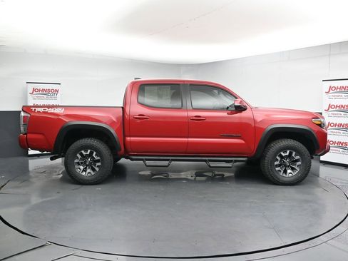 Used 2023 Toyota Tacoma TRD Off-Road w/ TRD Premium Off Road Package AWD/4WD image 9