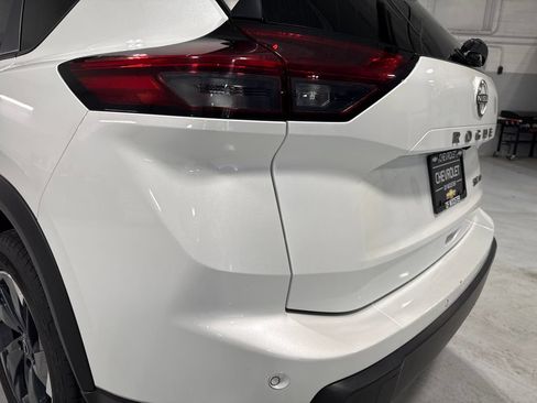 Used 2024 Nissan Rogue SV AWD/4WD image 50