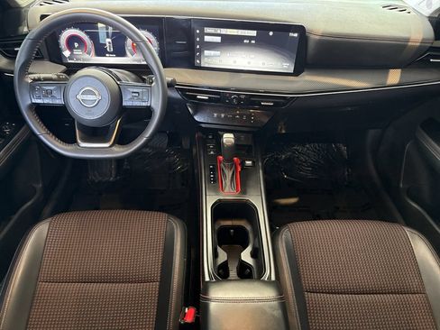 Used 2025 Nissan Kicks SR AWD/4WD image 12