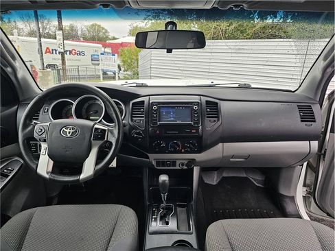 Used 2015 Toyota Tacoma 4x4 Access Cab V6 w/ Convenience Package image 5
