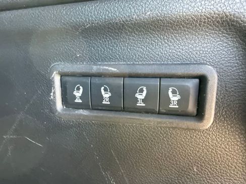 Used 2024 Jeep Wagoneer L Series II w/ Flexible Seating Group AWD/4WD image 11