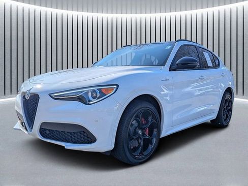 Used 2023 Alfa Romeo Stelvio Veloce image 7