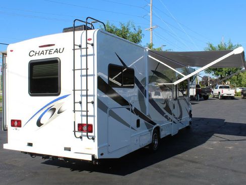 Used 2022 Ford E-450 and Econoline 450 Super Duty w/ Motorhome Prep Package image 5