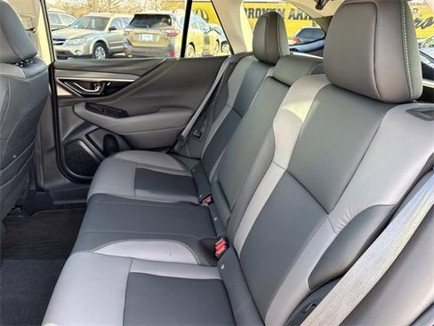 Used 2025 Subaru Outback Onyx Edition image 16