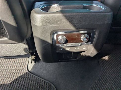 Used 2024 GMC Yukon XL Denali Ultimate image 19