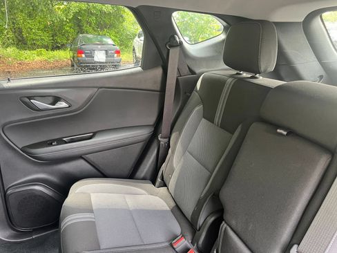 Used 2025 Chevrolet Blazer LT FWD image 40