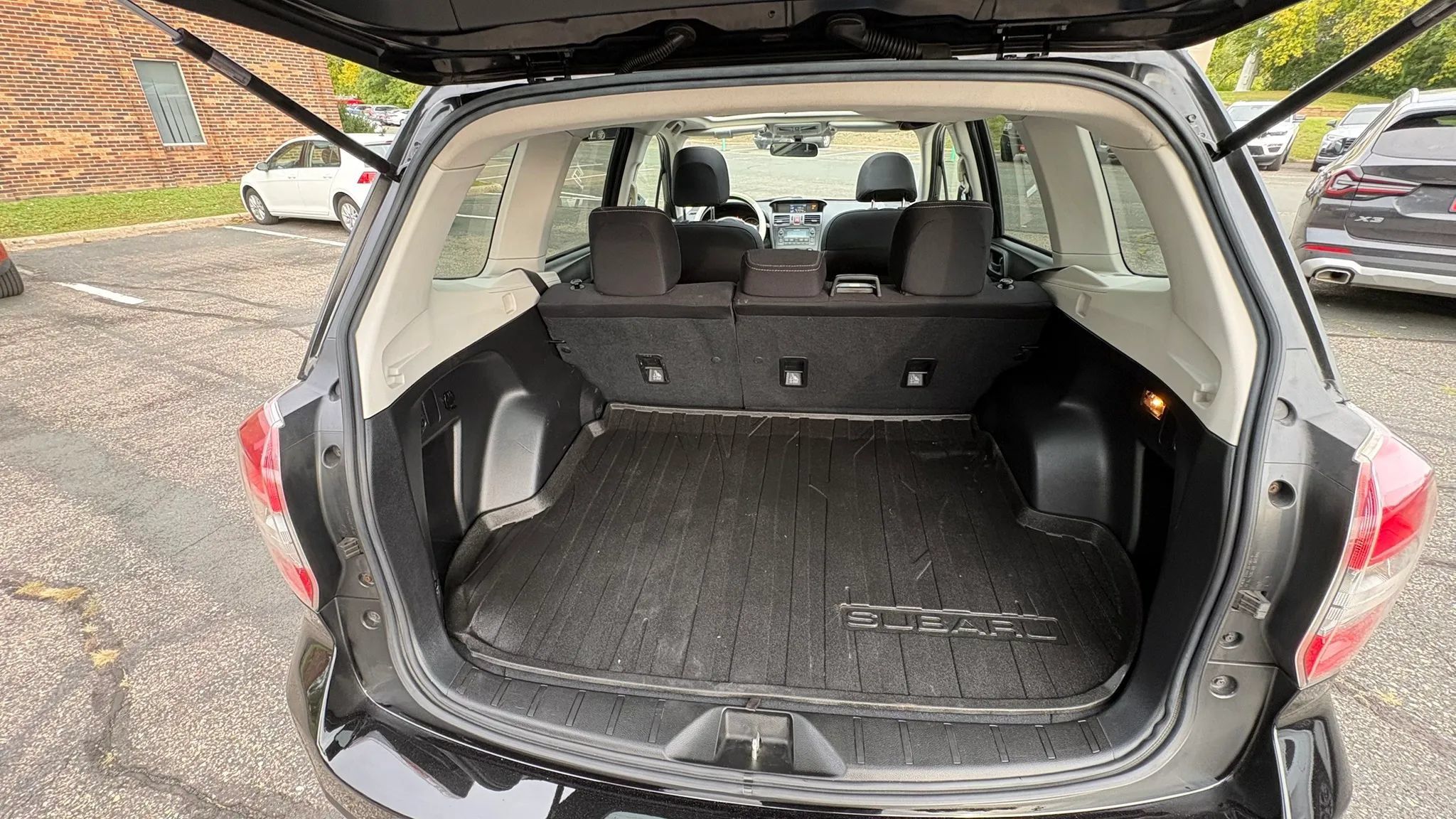 Used 2015 Subaru Forester 2.5i Premium w/ All-Weather Package AWD/4WD image 31