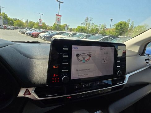 Certified 2023 Toyota Sienna XLE FWD image 23