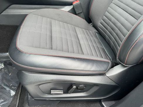 Used 2025 Ford Explorer ST-Line image 26