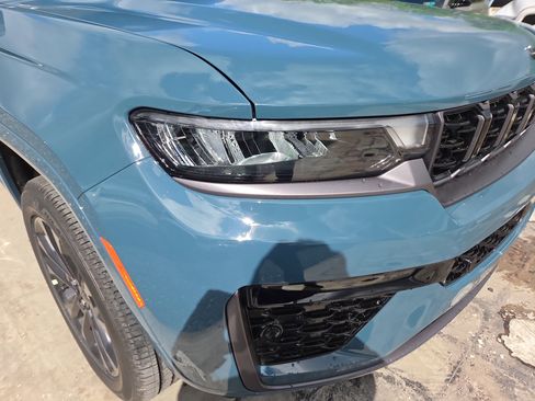 New 2026 Jeep Grand Cherokee Limited AWD/4WD image 19