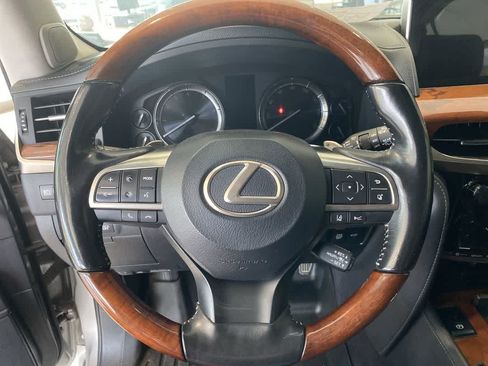 Used 2017 Lexus LX 570 4WD w/ Luxury Package image 16