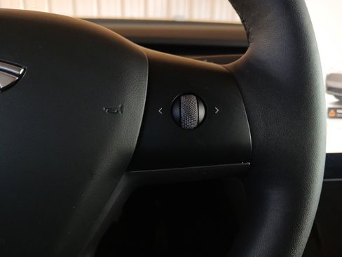 Used 2024 Tesla Model Y Long Range image 18