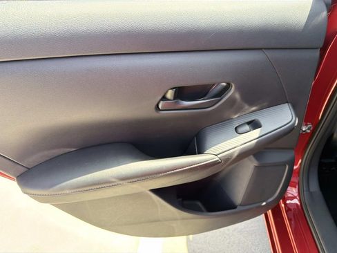 Used 2025 Nissan Sentra SV FWD image 12