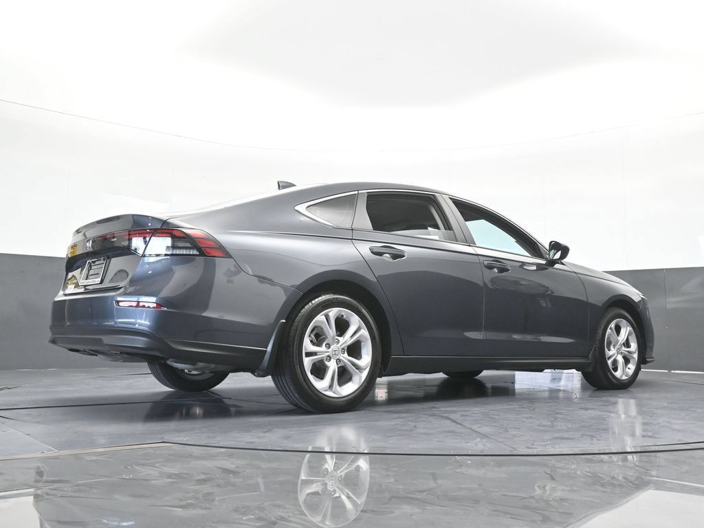 Used 2025 Honda Accord LX image 57
