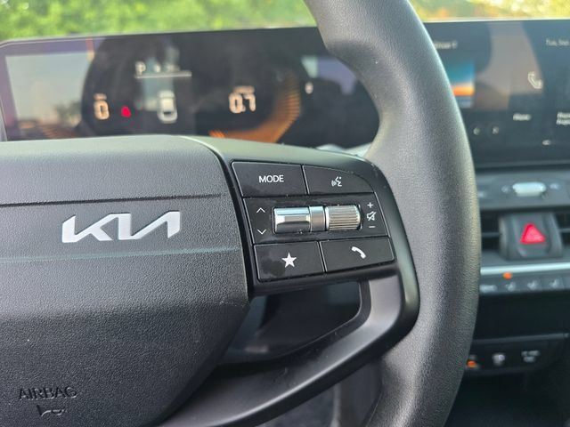 Used 2025 Kia K4 FWD image 21