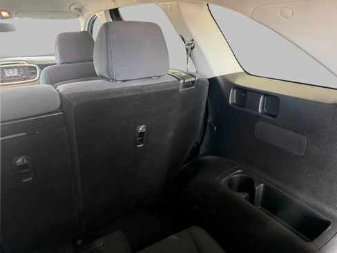 Used 2017 Kia Sorento AWD image 29