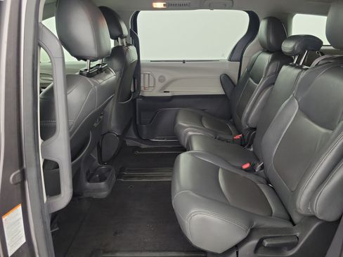 Used 2022 Toyota Sienna LE FWD image 12