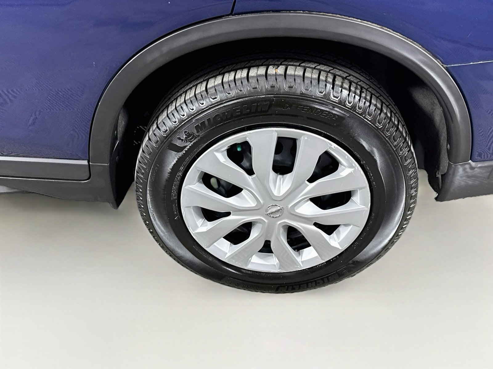 Used 2018 Nissan Rogue S AWD/4WD image 5