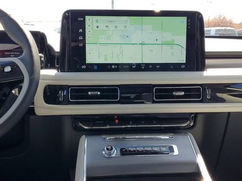 New 2025 Lincoln Aviator AWD w/ Jet Appearance Package image 30