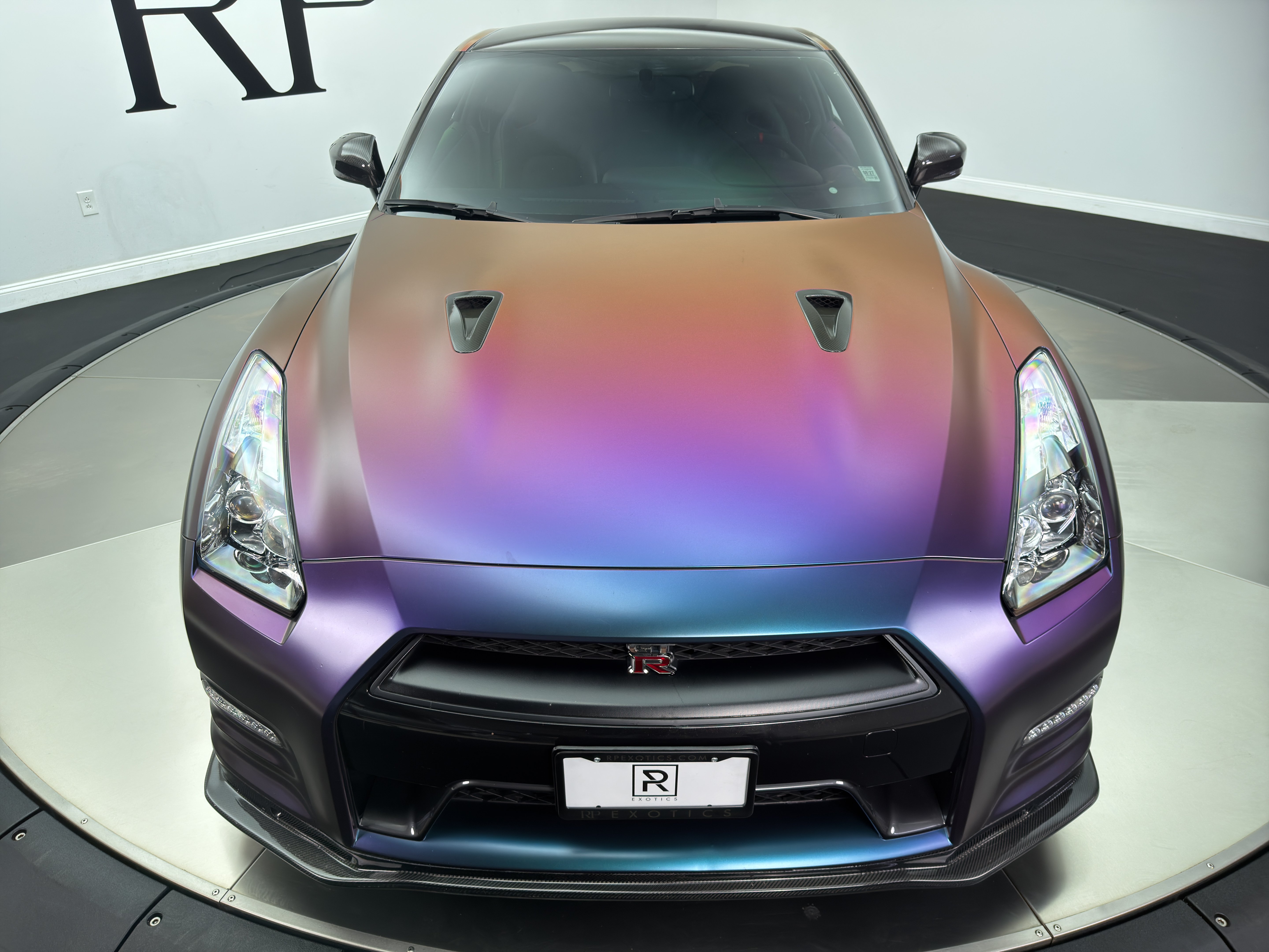 Used 2013 Nissan GT-R Premium AWD/4WD image 9