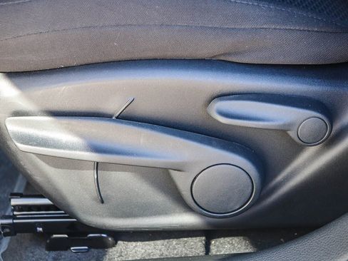 Used 2025 Jeep Compass Sport image 23